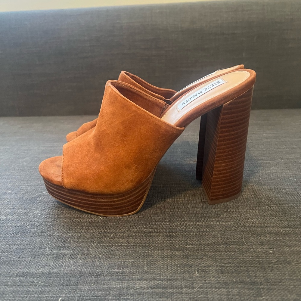 Steve Madden Suede Platform Heel - Picture 3 of 6